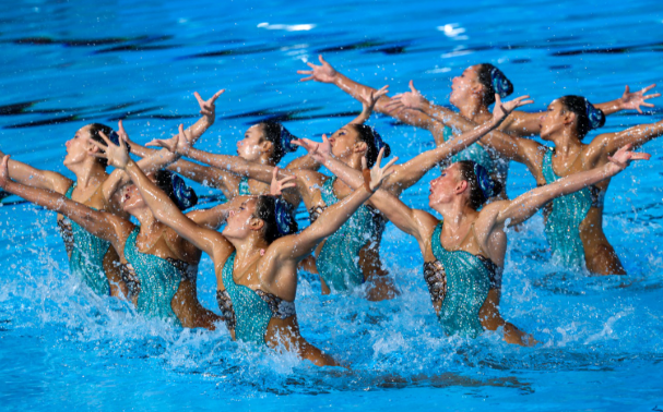 keindahan-dan-ketepatan-gerak-di-renang-artistik