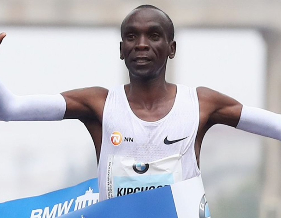 pelari-maraton-dunia-pecahkan-rekor-di-cuaca-ekstrem