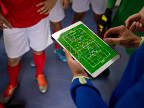 strategi-baru-dalam-dunia-sepak-bola-modern-masa-kini