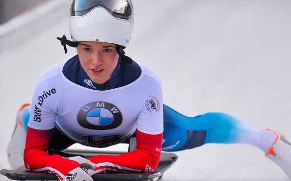 perjuangan-atlet-olahraga-skeleton-di-lintasan-es-dunia